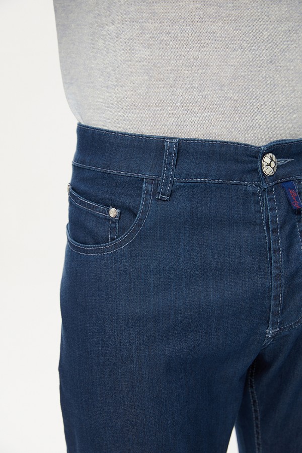 Jean