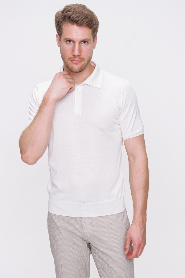 Polo Yaka Üç Düğme Örme T-Shirt