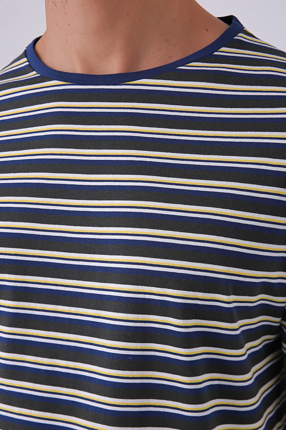 Yuvarlak Yaka Çizgili Tshirt 4